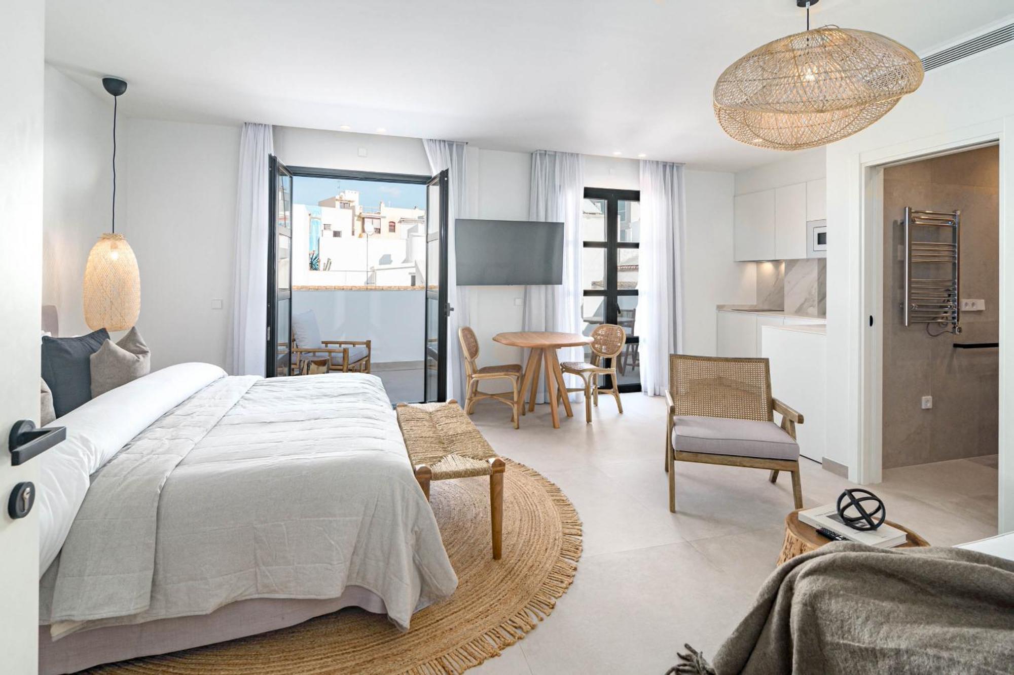 Seaclub Suites エステポナ エクステリア 写真