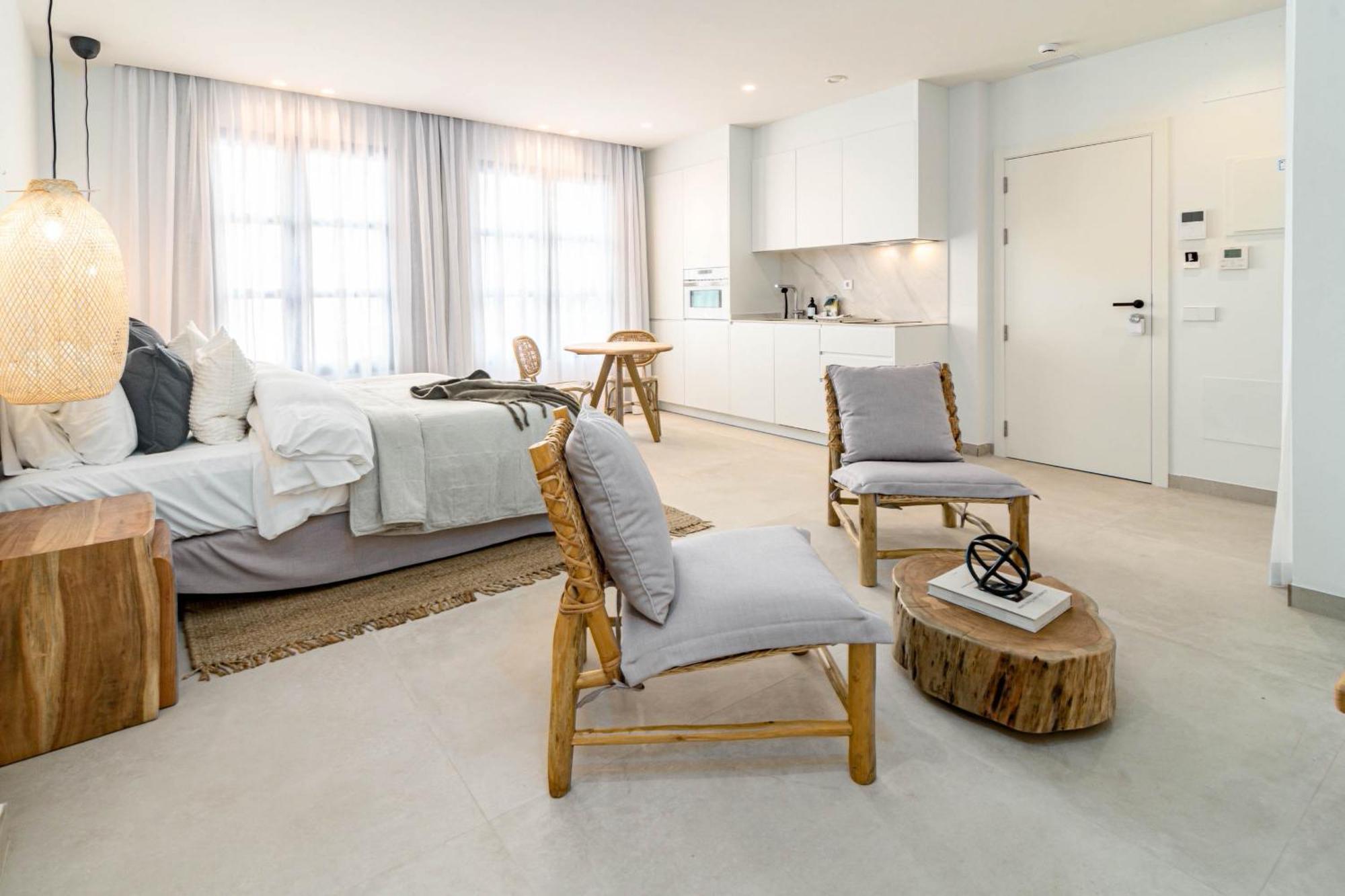 Seaclub Suites エステポナ エクステリア 写真